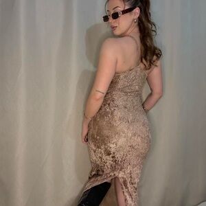 Chic Velvet Maxi Dress in Tan